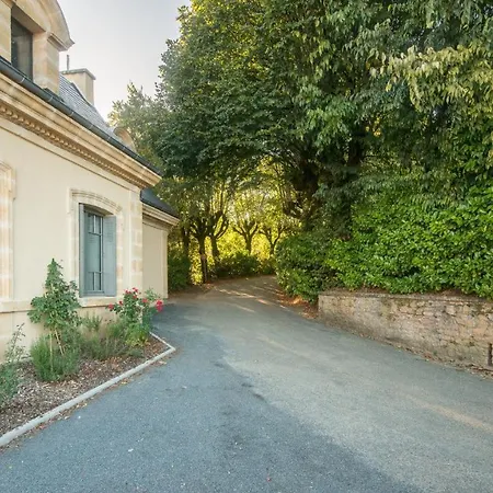 Le Coquet Climatise Avec Balcon Terrasse Et Parking