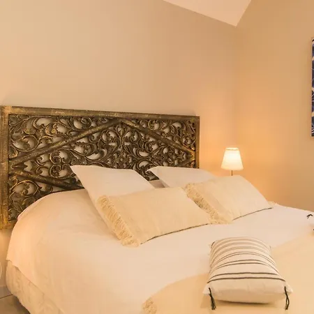 Le Coquet Climatise Avec Balcon Terrasse Et Parking